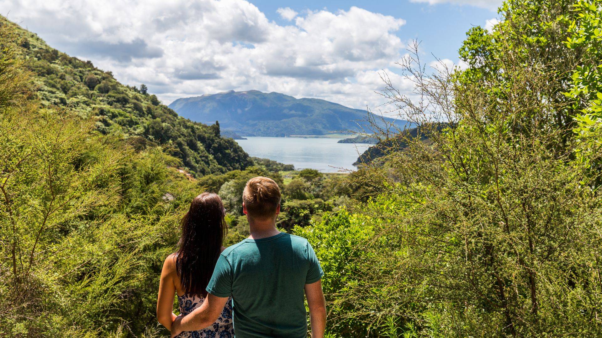 Nature walks in Rotorua at Waimangu Volcanic Valley